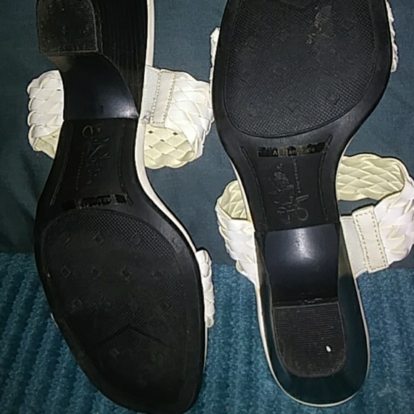 Woman's Shoes - Picture 3 of 5